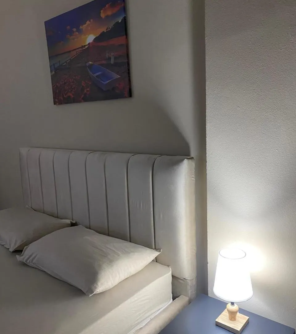 Rei'S Room In The City Center Durrës