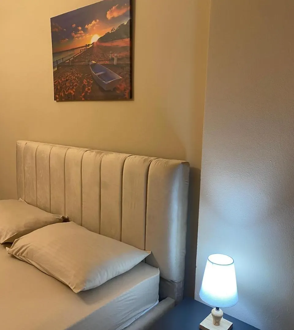 Daire Rei'S Room In The City Center Dıraç